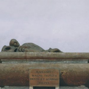 San Nazaro in Brolo, mausoleo Trivulzio, sarcofago di Antonio Trivulzio, padre di di Gian Giacomo.