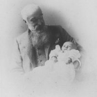 Il senatore Gian Giacomo Trivulzio con il nipote Gian Giacomo, 1896.